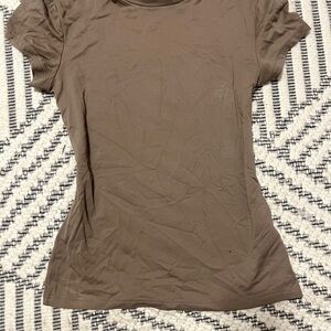 H&M brown stretchy tshirt